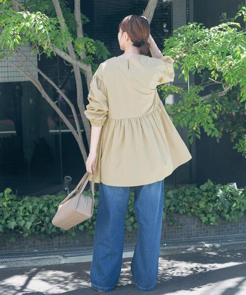 ITEMS URBANRESEARCH(アイテムズ アーバンリサーチ)の「Vネックボリュームスリーブブラウス(シャツ/ブラウス・レディース・ブラック/ホワイト/ベージュ・FREE)」の20枚目の写真