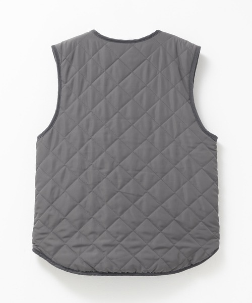 NAVY（ネイビー）の「NAVY ボア×タフタ リバーシブルZIPベスト【保温 撥水】（ベスト・レディース・オリーブ/ベージュ/グレー・FREE）」の10枚目の写真