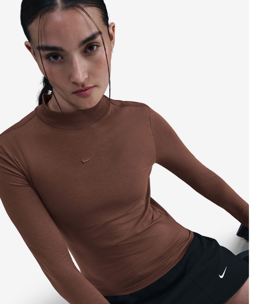 NIKE(ナイキ)の「NIKE AS W NSW NK CHLL KNT MOCK TEE / ナイキ ウィメンズ NSW CHLL KNT モック L/S Tシャツ 【SP】(Tシャツ/カットソー・レディース・ブラウン/ホワイト・L/M/S)」の6枚目の写真