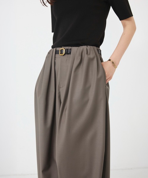 UNITED TOKYO（ユナイテッドトウキョウ）の「Super120s Wool Relax Trousers｜ストレッチ/細見え（スラックス・レディース・ダークブラウン/グレー/ブラック/カーキ・1/2）」の11枚目の写真