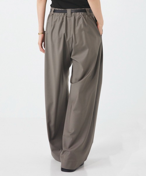UNITED TOKYO（ユナイテッドトウキョウ）の「Super120s Wool Relax Trousers｜ストレッチ/細見え（スラックス・レディース・ダークブラウン/グレー/ブラック/カーキ・1/2）」の8枚目の写真
