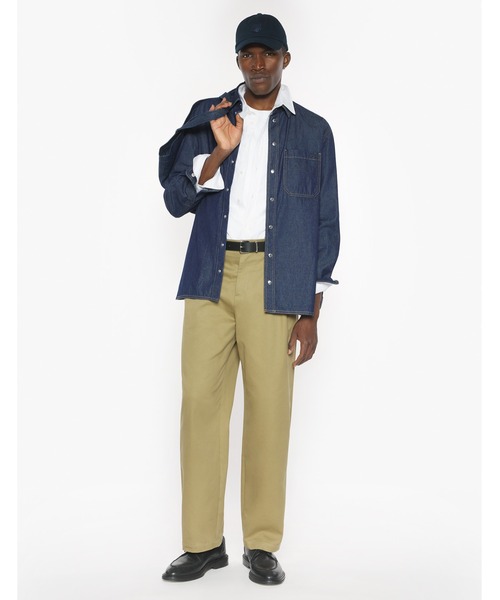 Maison Kitsune(メゾンキツネ)の「RELAXED PLEATED PANTS(その他パンツ・メンズ・モカ/オリーブドラブ・42/44/38/40)」の7枚目の写真