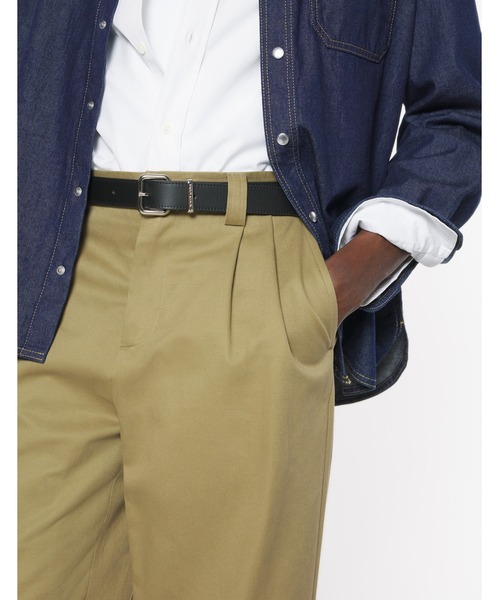 Maison Kitsune(メゾンキツネ)の「RELAXED PLEATED PANTS(その他パンツ・メンズ・モカ/オリーブドラブ・42/44/38/40)」の6枚目の写真