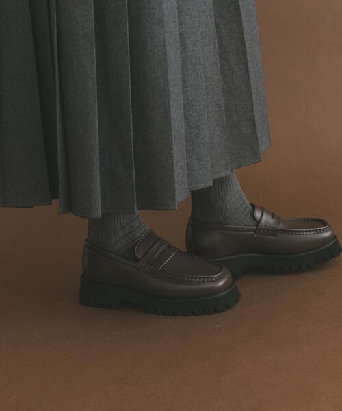 ITEMS URBANRESEARCH(アイテムズ アーバンリサーチ)の「スクエアローファー(ローファー・レディース・ブラウン/ブラック・SMALL/MEDIUM/LARGE)」の1枚目の写真