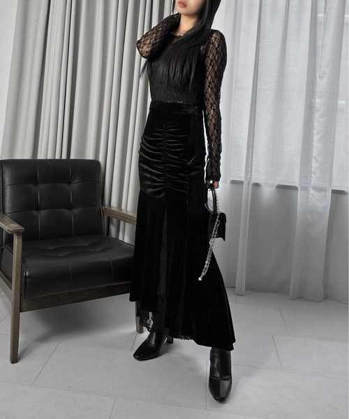 LVEU.（ラブユ.）の「【LVEU.】シャーリングベロアマーメイドスカート / ボトムス スカート ベロア スリット マーメイド スリット シャーリング フレア ブラック（スカート・レディース・ブラック・FREE）」の3枚目の写真