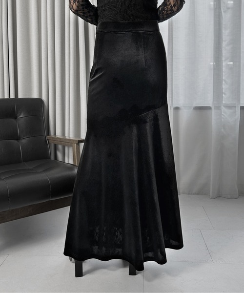 LVEU.（ラブユ.）の「【LVEU.】シャーリングベロアマーメイドスカート / ボトムス スカート ベロア スリット マーメイド スリット シャーリング フレア ブラック（スカート・レディース・ブラック・FREE）」の7枚目の写真