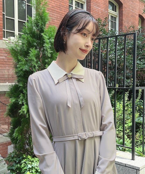 an another angelus(アンアナザーアンジェラス)の「リボンタイ付きクレリックサーキュラーワンピース/fint フィント(ワンピース・レディース・ライトグレー/チャコールグレー・FREE)」の5枚目の写真