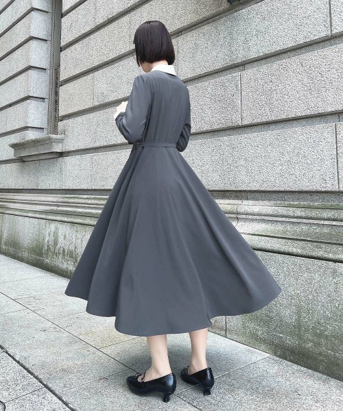 an another angelus(アンアナザーアンジェラス)の「リボンタイ付きクレリックサーキュラーワンピース/fint フィント(ワンピース・レディース・ライトグレー/チャコールグレー・FREE)」の14枚目の写真