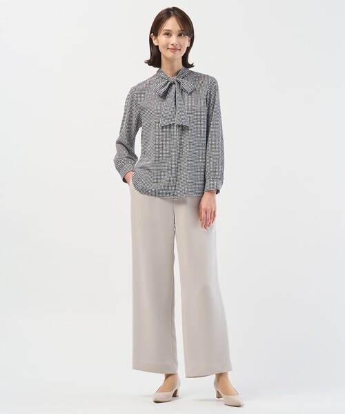 J.PRESS(ジェイプレス)の「ジーナ梨地 幾何プリント ブラウス(シャツ/ブラウス・レディース・ネイビー系3・F)」の5枚目の写真