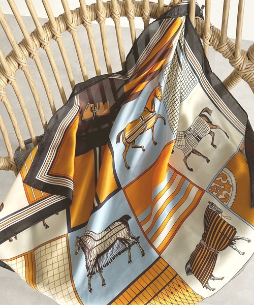 KOBE LETTUCE(コウベレタス)の「70×70サイズ 大判スカーフ(バンダナ/スカーフ・レディース・ホワイト系1/ホワイト系/オレンジ系/ブルー系/ブラック系・FREE)」の11枚目の写真