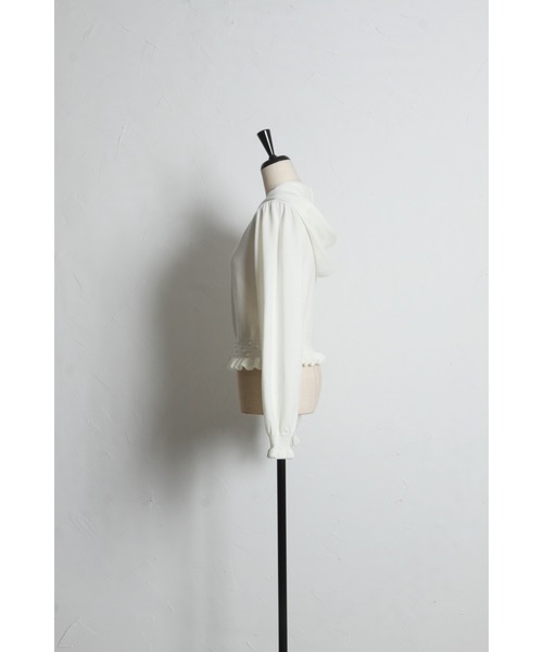 tocco closet(トッコ クローゼット)の「パール&フリル付きラメ入りニットパーカー(パーカー・レディース・ブラック/アイボリー・M)」の15枚目の写真