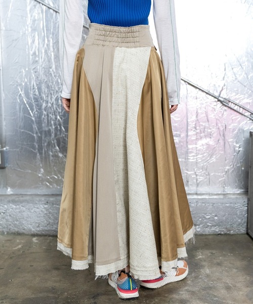 AULA AILA（アウラアイラ）の「【セットアップ着用可】3マテリアルサーキュラーロングスカート（スカート・レディース・ブラック/ベージュ/ネイビー・0/1）」の11枚目の写真