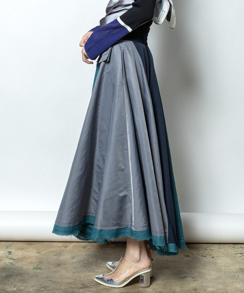 AULA AILA（アウラアイラ）の「【セットアップ着用可】3マテリアルサーキュラーロングスカート（スカート・レディース・ブラック/ベージュ/ネイビー・0/1）」の20枚目の写真