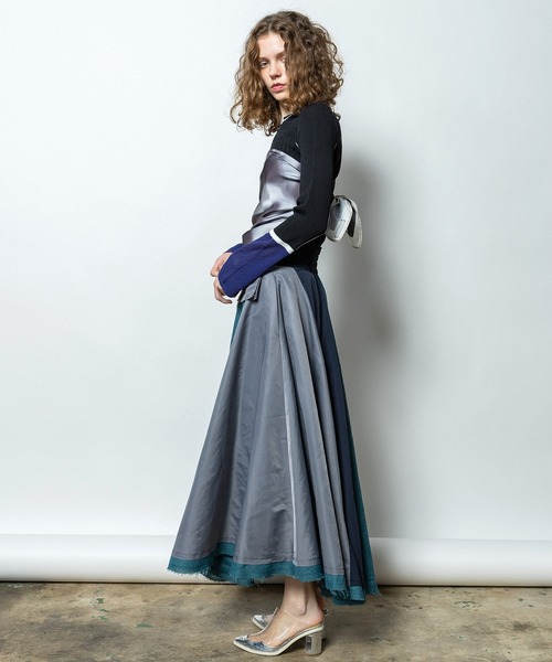 AULA AILA（アウラアイラ）の「【セットアップ着用可】3マテリアルサーキュラーロングスカート（スカート・レディース・ブラック/ベージュ/ネイビー・0/1）」の22枚目の写真