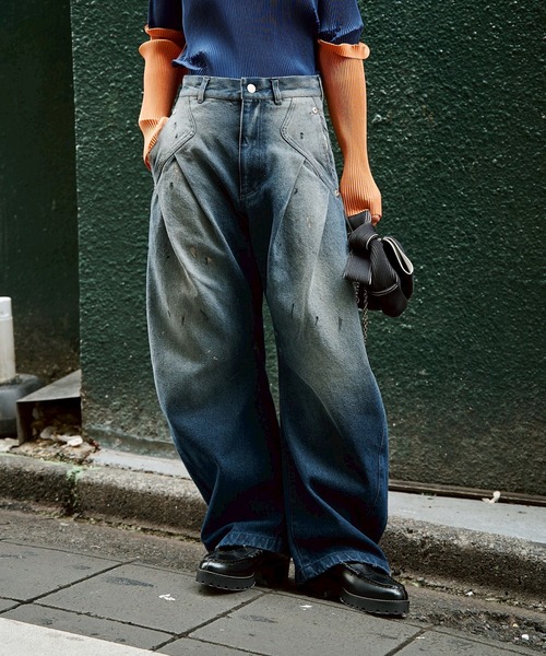CONZ（コンズ）の「DARK WASH CURVED DENIM（デニムパンツ）」 - WEAR