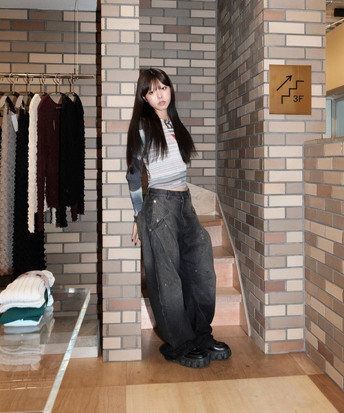 CONZ(コンズ)の「DARK WASH CURVED DENIM(デニムパンツ・レディース・ブラック/インディゴブルー・3/2/1)」の6枚目の写真