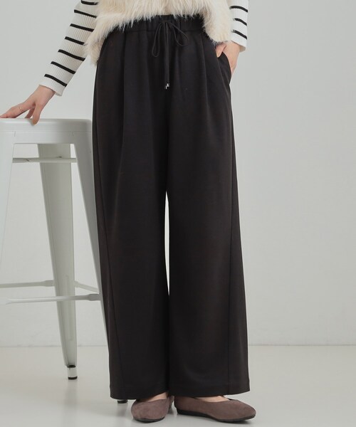 SHOO・LA・RUE（シューラルー）の「【あったか/S-LL】ゆるっとリラクシーに イージーワイドパンツ（その他パンツ・レディース・ブラック/グレー/ダークブラウン・01/02/03/04）」の2枚目の写真