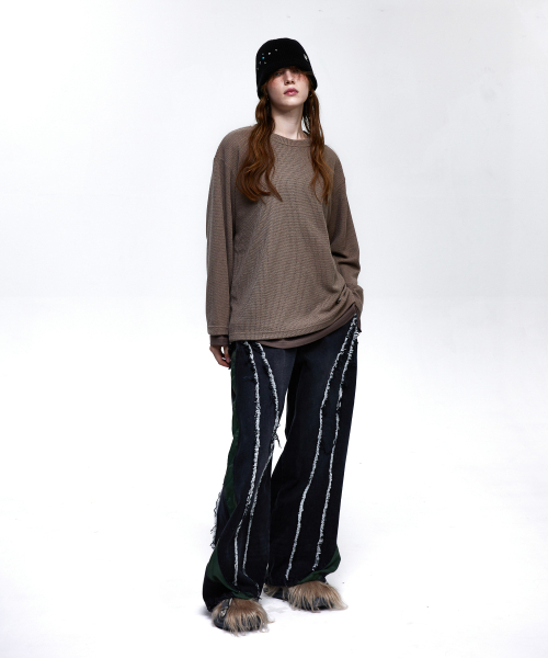 RSSC(アールエスエスシー)の「CURVY INCISION WIDE DENIM PANTS - BLACK(デニムパンツ・メンズ・ブラック・1/2)」の7枚目の写真