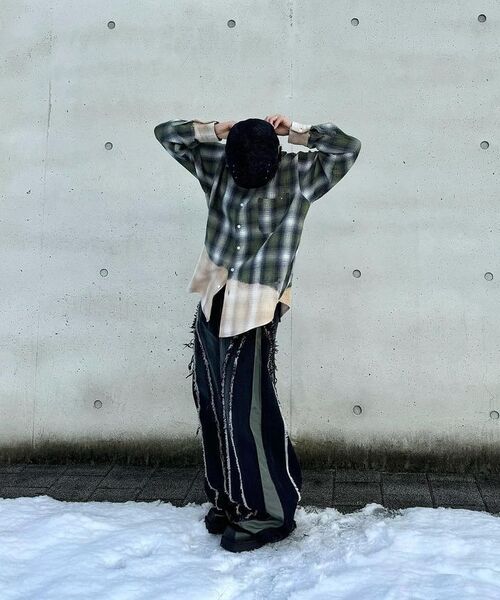 RSSC（アールエスエスシー）の「CURVY INCISION WIDE DENIM PANTS - BLACK（デニムパンツ・レディース・ブラック・1/2）」の9枚目の写真