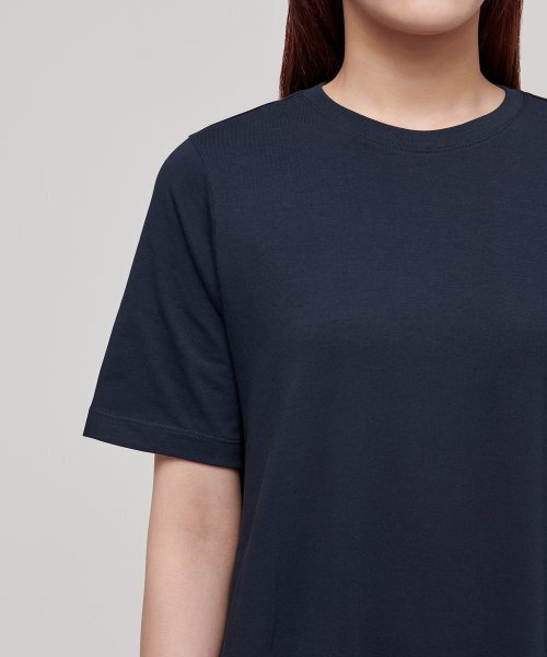 MUSINSA STANDARD WOMAN（ムシンサスタンダードウーマン）の「ウィメンズクルーネックロングTシャツドレス[ネイビー]（ワンピース・レディース・その他・SMALL/MEDIUM/LARGE/X-SMALL）」の5枚目の写真