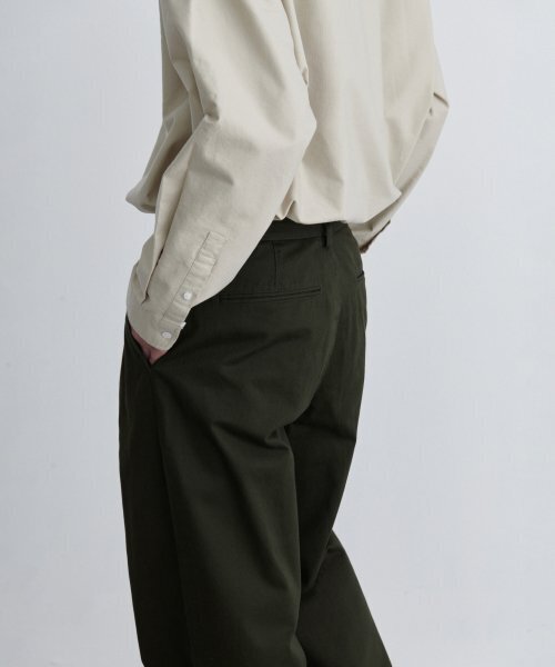 MUSINSA STANDARD（ムシンサスタンダード）の「リバースワンタックレギュラーフィットチノパンツ[カーキ]（その他パンツ・メンズ・その他・40/38/42/36/34/32/30/31/33/26/27/28/29）」の5枚目の写真