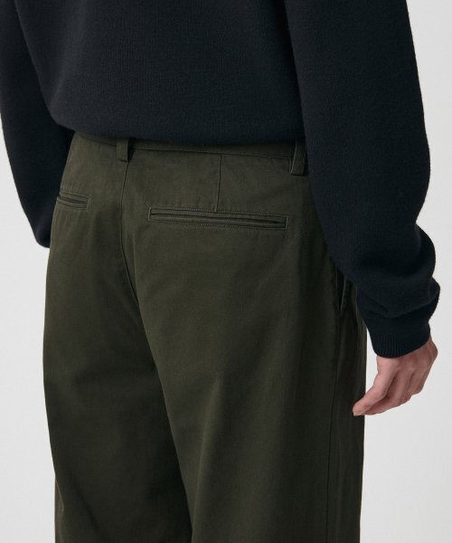 MUSINSA STANDARD（ムシンサスタンダード）の「リバースワンタックレギュラーフィットチノパンツ[カーキ]（その他パンツ・メンズ・その他・40/38/42/36/34/32/30/31/33/26/27/28/29）」の11枚目の写真
