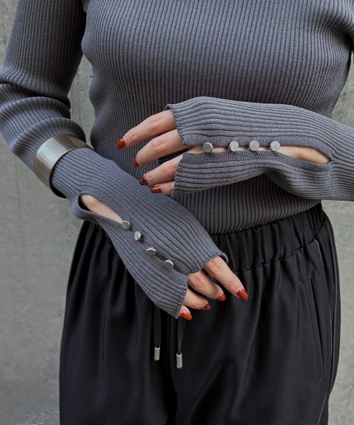 &g'aime(アンジェム)の「【&g'aime 】ベーシックリブタートルニット Basic Rib Turtleneck Knit(ニット/セーター・レディース・ブラック/ホワイト/チャコールグレー/ブルー・FREE)」の11枚目の写真