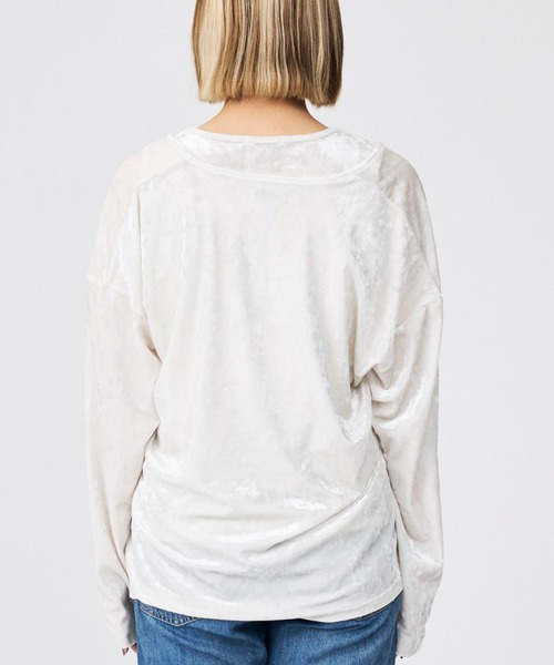 Rouge vif la cle(ルージュヴィフラクレ)の「【Keena/キーナ】【2枚セット】レイヤーVトップス/トップス/レイヤード/ベロア【WEB限定】(Tシャツ/カットソー・レディース・グレー・フリー)」の4枚目の写真