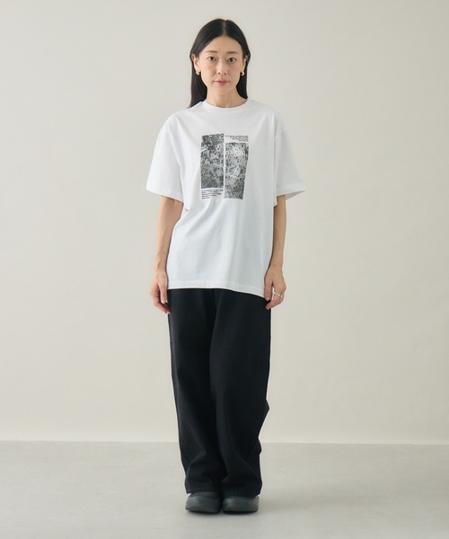 kuros'(クロス)の「【kuros'オリジナル】CROWD GRAPHIC TEE ユニセックス 綿100%(Tシャツ/カットソー・メンズ・ホワイト/ブラック・MEDIUM/LARGE)」の7枚目の写真
