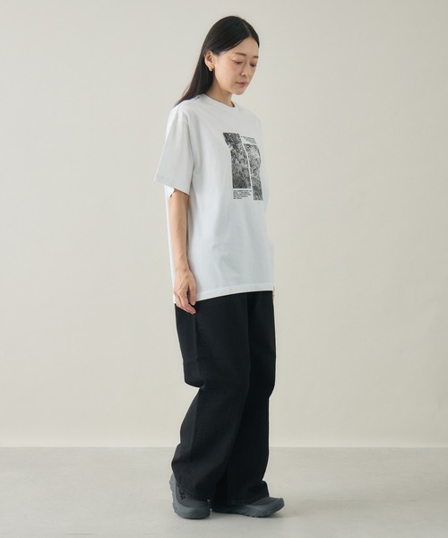 kuros'(クロス)の「【kuros'オリジナル】CROWD GRAPHIC TEE ユニセックス 綿100%(Tシャツ/カットソー・メンズ・ホワイト/ブラック・MEDIUM/LARGE)」の8枚目の写真