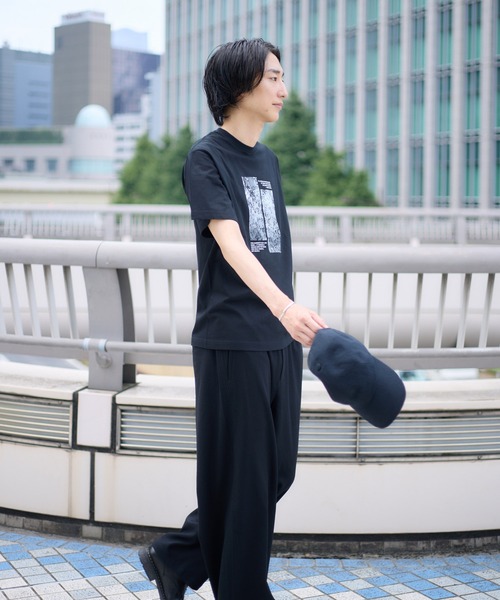 kuros'(クロス)の「【kuros'オリジナル】CROWD GRAPHIC TEE ユニセックス 綿100%(Tシャツ/カットソー・メンズ・ホワイト/ブラック・MEDIUM/LARGE)」の6枚目の写真