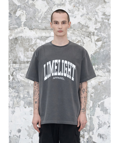 LIMELIGHT APPAREL(ライムライトアパレル)の「アパレルピグメントアーチロゴTシャツ(チャコール/ホワイト)(Tシャツ/カットソー・メンズ・その他・SMALL/MEDIUM/LARGE/X-LARGE)」の1枚目の写真