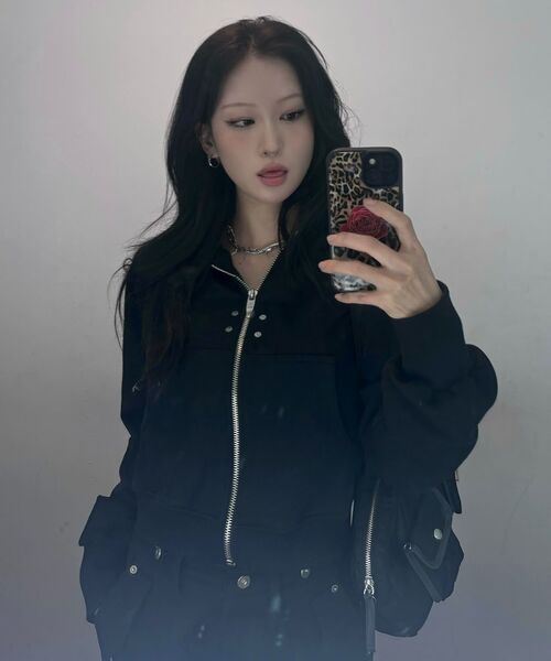 BLR(ビーエルアール)の「BLR Rivet Essential Hoodie Zip-up(パーカー・レディース・ブラック・SMALL/MEDIUM/LARGE)」の4枚目の写真