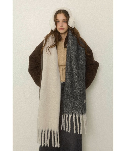 ALEXIA STAM(アリシアスタン)の「Logo Scarf /ASロゴマフラー(マフラー・レディース・レッド/グレー/ブラック・FREE)」の5枚目の写真