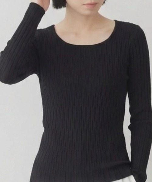 cammie(キャミー)の「Uネックシンプルトップス(Tシャツ/カットソー・レディース・ネイビー/アイボリー/ブラック・F)」の9枚目の写真