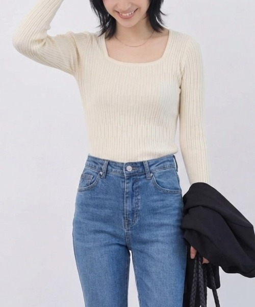 cammie(キャミー)の「Uネックシンプルトップス(Tシャツ/カットソー・レディース・ネイビー/アイボリー/ブラック・F)」の5枚目の写真