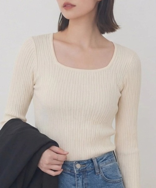 cammie(キャミー)の「Uネックシンプルトップス(Tシャツ/カットソー・レディース・ネイビー/アイボリー/ブラック・F)」の6枚目の写真