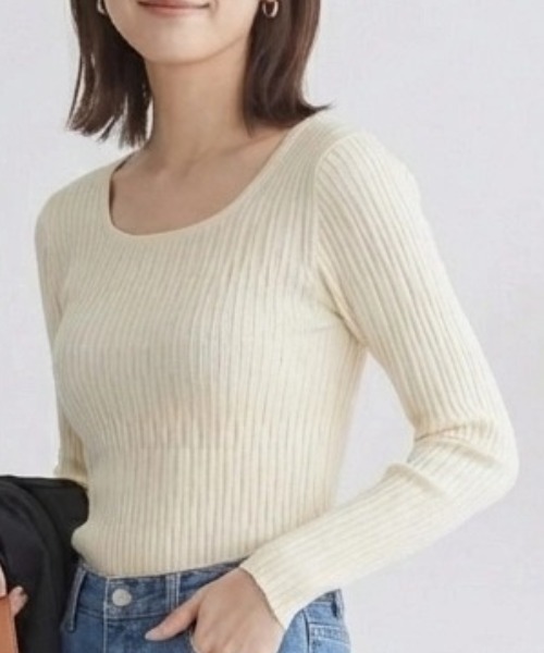 cammie(キャミー)の「Uネックシンプルトップス(Tシャツ/カットソー・レディース・ネイビー/アイボリー/ブラック・F)」の7枚目の写真