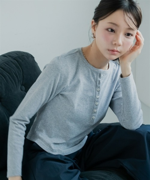 Petitjo（プッチージョ）の「小さいサイズ　ヘンリーネックロングスリーブＴ　低身長さん・小柄女性（Tシャツ/カットソー・レディース・杢グレー/ホワイト・PS/PSS/PL/PM）」の4枚目の写真