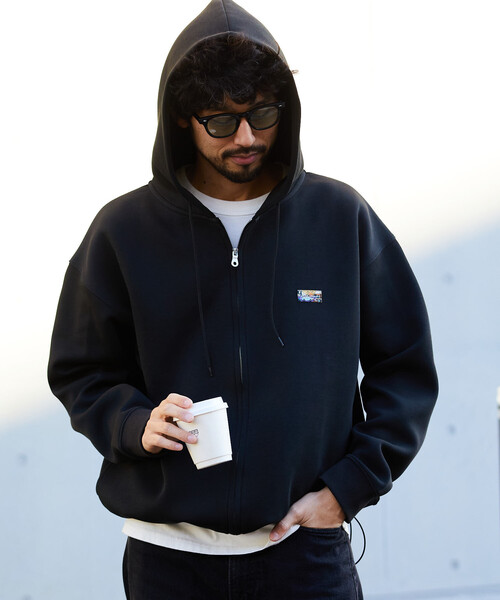 FREAK'S STORE（フリークスストア）の「ビッグシルエット スピンドル ダンボール ワンポイントロゴ スウェット ジップアップ パーカー（パーカー・メンズ・ワインレッド/ブラウン/ブラック/チャコールグレー/ライトグレー/オリーブ/ベージュ・MEDIUM/SMALL/LARGE）」の10枚目の写真