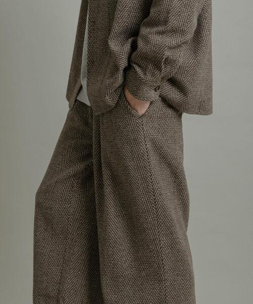 SENSE OF PLACE by URBAN RESEARCH（センスオブプレイスバイアーバンリサーチ）の「スライバーライクヘリンボーンワイドパンツ（スラックス・メンズ・チャコールグレー/ブラウン・MEDIUM/LARGE）」の2枚目の写真