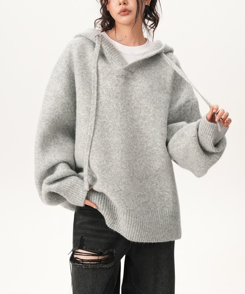 LYEON(リヨン)の「【ユニセックス商品】オーバーサイズニットパーカー(パーカー・レディース・チャコールグレー/グレー・FREE)」の4枚目の写真