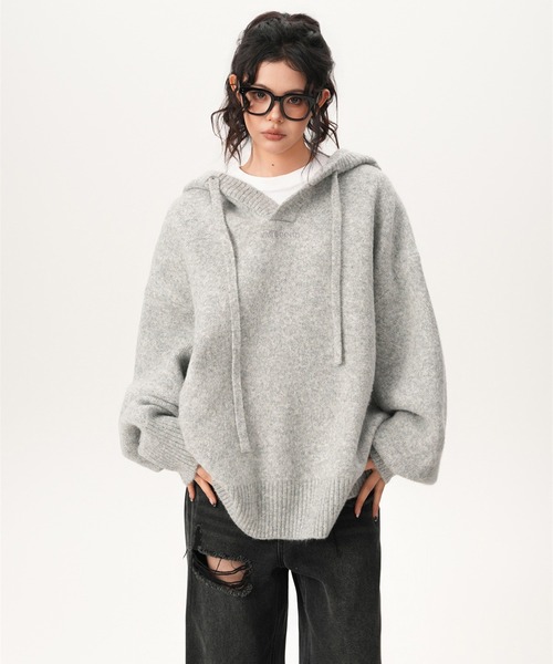 LYEON(リヨン)の「【ユニセックス商品】オーバーサイズニットパーカー(パーカー・レディース・チャコールグレー/グレー・FREE)」の7枚目の写真