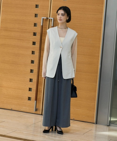 BAYFLOW（ベイフロー）の「【KARENさんコラボ】ベスト（ベスト・レディース・グレイッシュベージュ/ネイビー・SMALL/MEDIUM）」の3枚目の写真