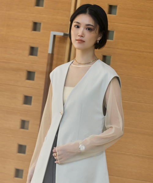 BAYFLOW（ベイフロー）の「【KARENさんコラボ】ベスト（ベスト・レディース・グレイッシュベージュ/ネイビー・SMALL/MEDIUM）」の4枚目の写真