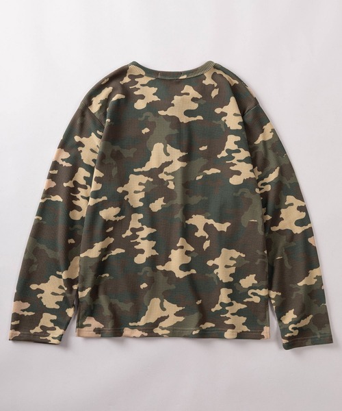 SlashDate(スラッシュデイト)の「【82】カモフラ柄 クロスワンポイント ワッフル ヘンリーネック ロングスリーブTシャツ/メンズ/レディース/ユニセックス(Tシャツ/カットソー・メンズ・カーキ系/カーキ系1・L/M)」の8枚目の写真