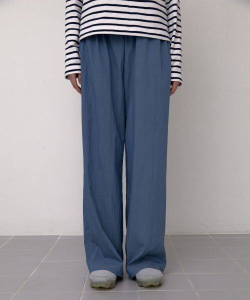 38COMEONCOMMON（38カモンコモン）の「Nylon loose Banding Pants (Blue)（スウェットパンツ・レディース・その他・FREE）」の4枚目の写真