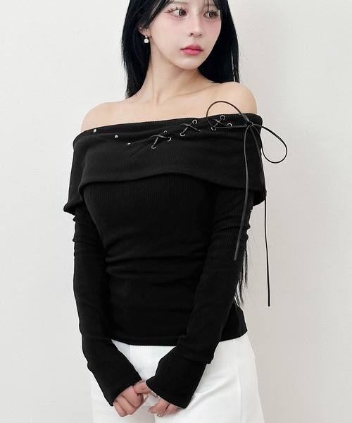 FOLLOWIN(フォロウィン)の「レースアップオフショルダーリブトップス(Tシャツ/カットソー・レディース・チャコールグレー/ブラック・FREE)」の14枚目の写真