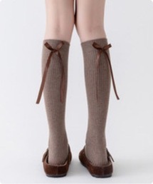 I.O.E（アイオイ）の「韓国トレンド　リボンポイント　ニーハイリブソックス（ソックス/靴下）」