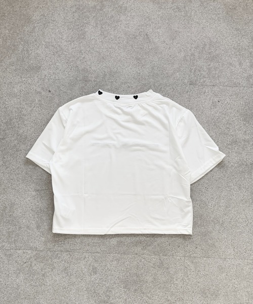 SHEPP(シープ)の「【26年春夏新作】Y2Kハート刺繍 モックネック クロップドTシャツ(Tシャツ/カットソー・レディース・ホワイト/ブラック・M/L)」の17枚目の写真
